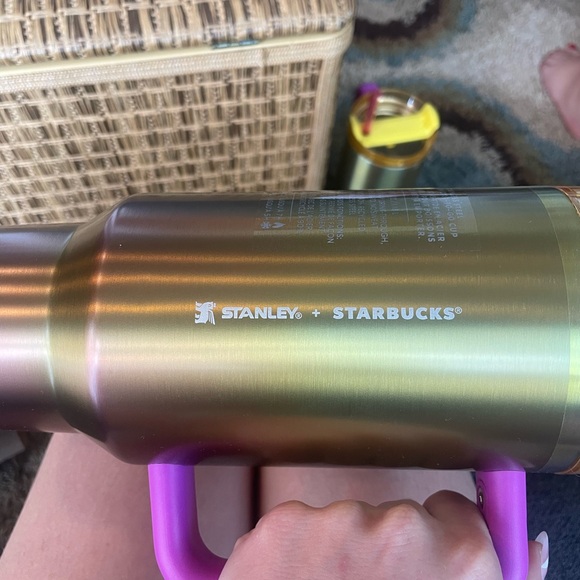 Never used new with tags Stanley Starbucks 40oz - Picture 7 of 8